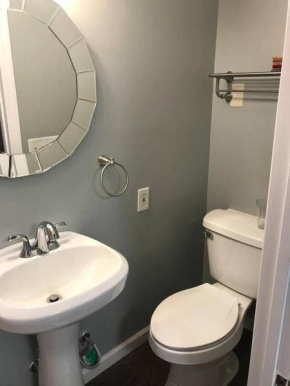 Cozy Room Near Downtown Hendersonville